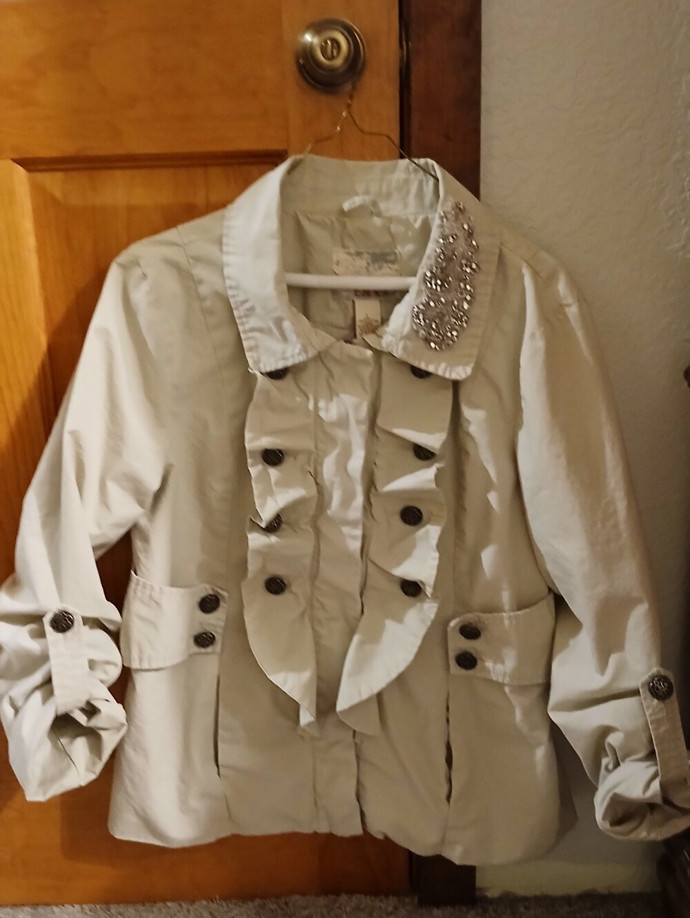 BKE Womens Cream/Tan Ruffle-Front Trench Coat with Embellished Collar